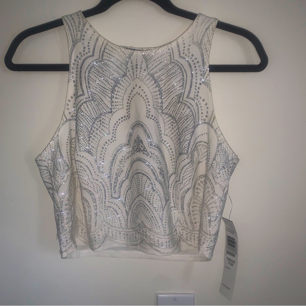 JUMP Apparel Women’s Prom Top Blouse Size 7/8 White w/ Silver Glittery Appliqué